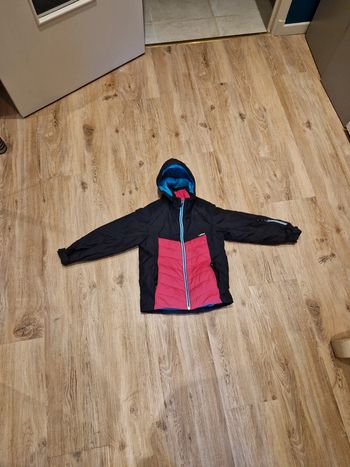 Blouson de ski Wed'ze Decathlon 8 ans fille. Excellent état.