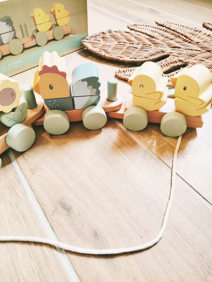 🐤Train Poulet little farm avec Formes à empiler en bois marque Little dutch - photo numéro 3