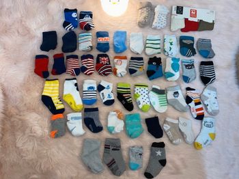 Lot de 51 paires de chaussettes 17/18
