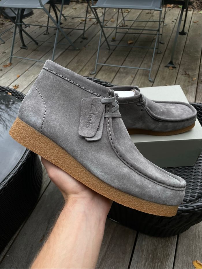 Clarks boots  Wallabee Evo en nubuck - grise