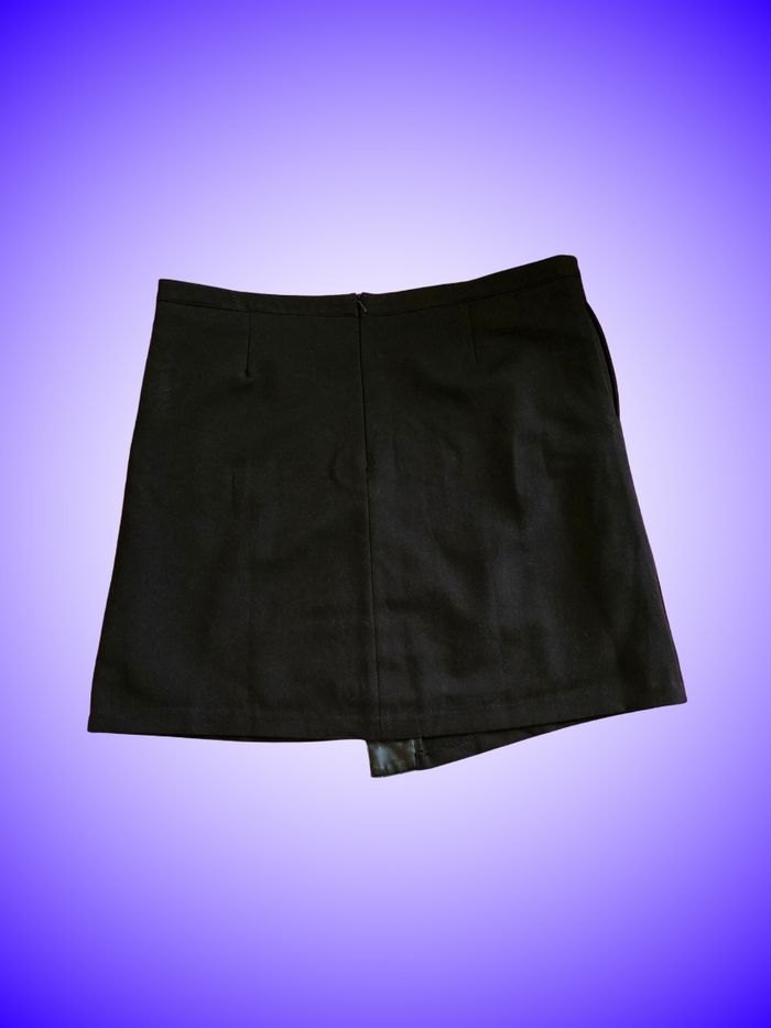Jupe Patineuse Noire Élégante Blancheporte – Bande Simili Cuir Asymétrique – Taille 44 XXL – Très Bon État - photo numéro 2