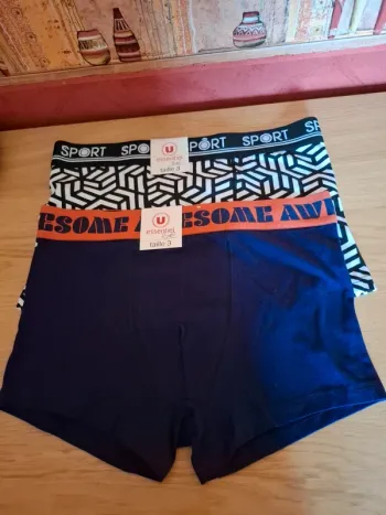 2 boxers taille 3