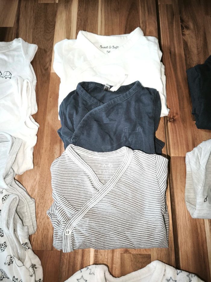 Lot de vêtements 1 mois - photo numéro 3