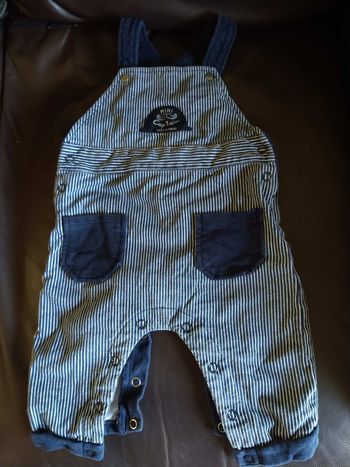 Salopette taille 6 mois en très bon état marque terre de marins