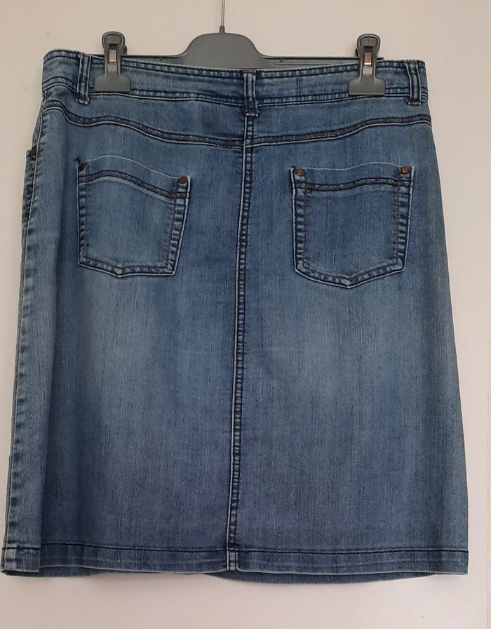 JUPE EN JEAN T. 40/42 - photo numéro 2