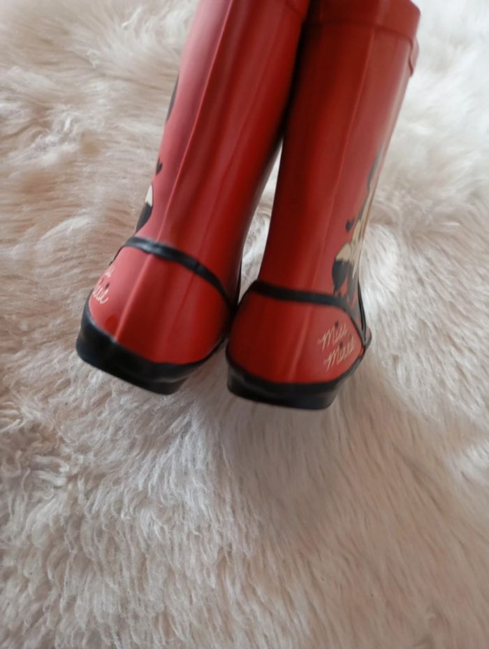 1€ bottes Minnie 💖 rouge et coeur noir pointure 23 - photo numéro 4