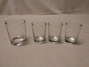 4 petits verres à digestif