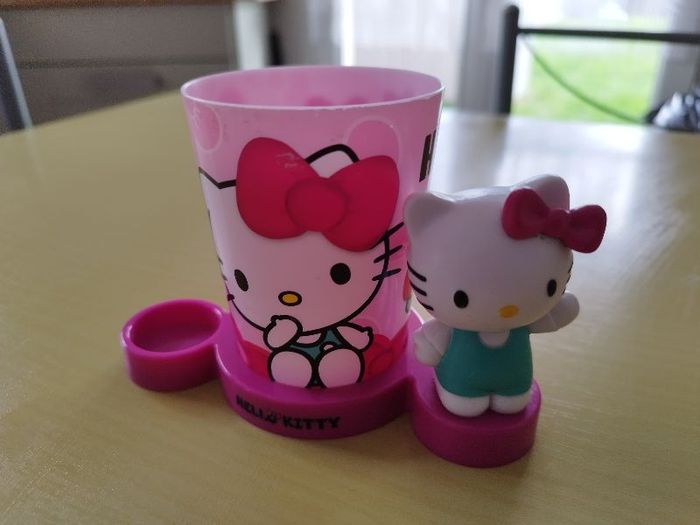 Support et verre en plastique Hello Kitty pour brosse à dents