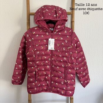 Manteau taille 12 ans neuf avec étiquette