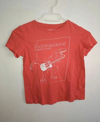 T-shirt motif dinosaure 8 ans