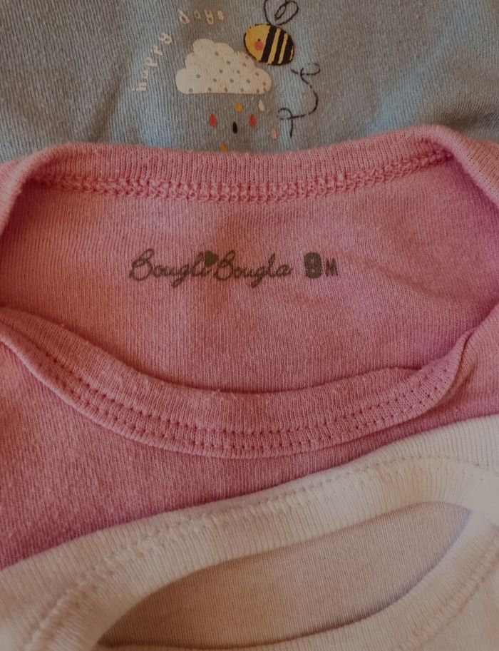 Lot 9 bodies en 6 et 9 mois - photo numéro 6