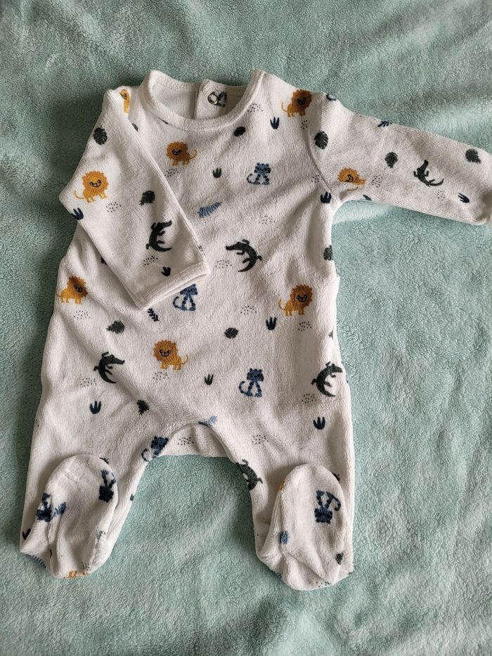 Pyjama 1 mois - photo numéro 1