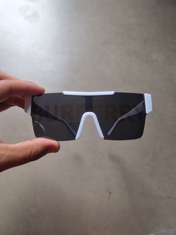Lunettes de Soleil et burberry