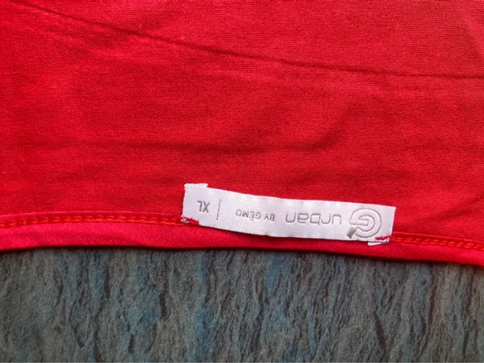 T-shirt rouge - photo numéro 2