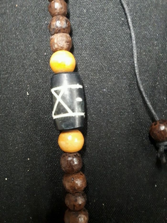 Grand sautoir en bois jaune et marron - photo numéro 6