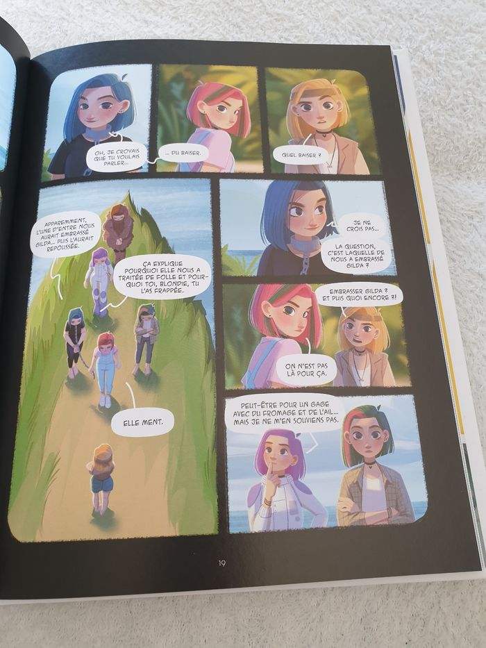Livre Elles tome 3 neuf - photo numéro 4