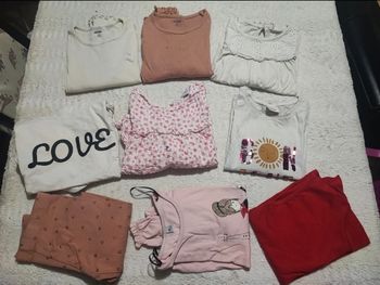 Vêtements fille taille 6 ans ( tâches)