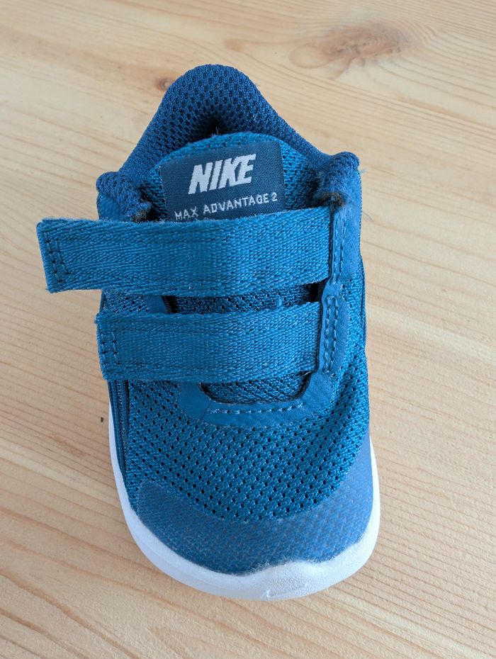 Baskets Nike Advantage 2 pointure 18,5 - photo numéro 4