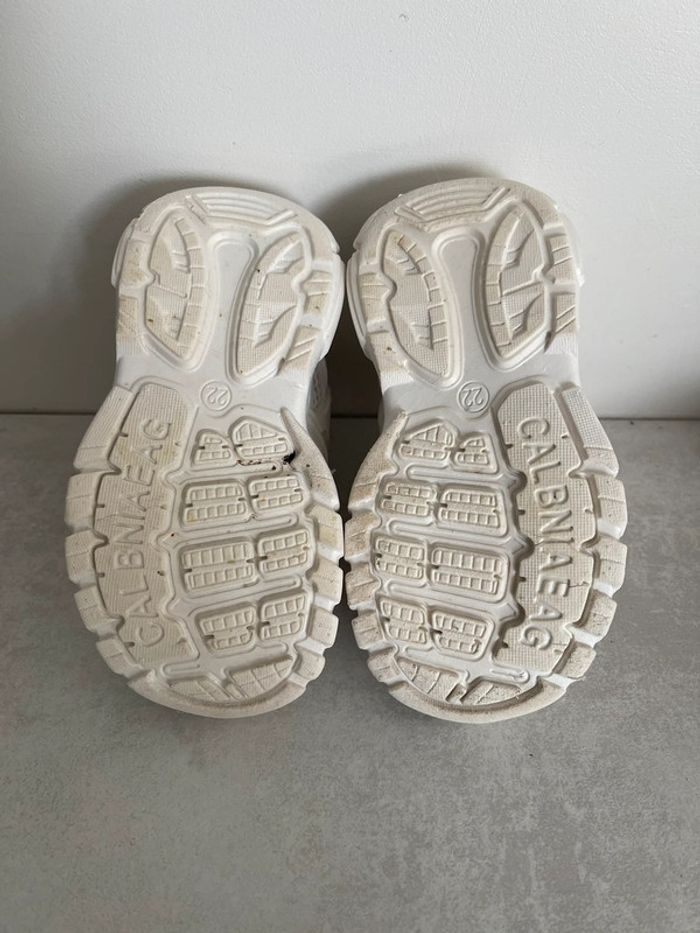 Baskets taille 21/22 - photo numéro 4