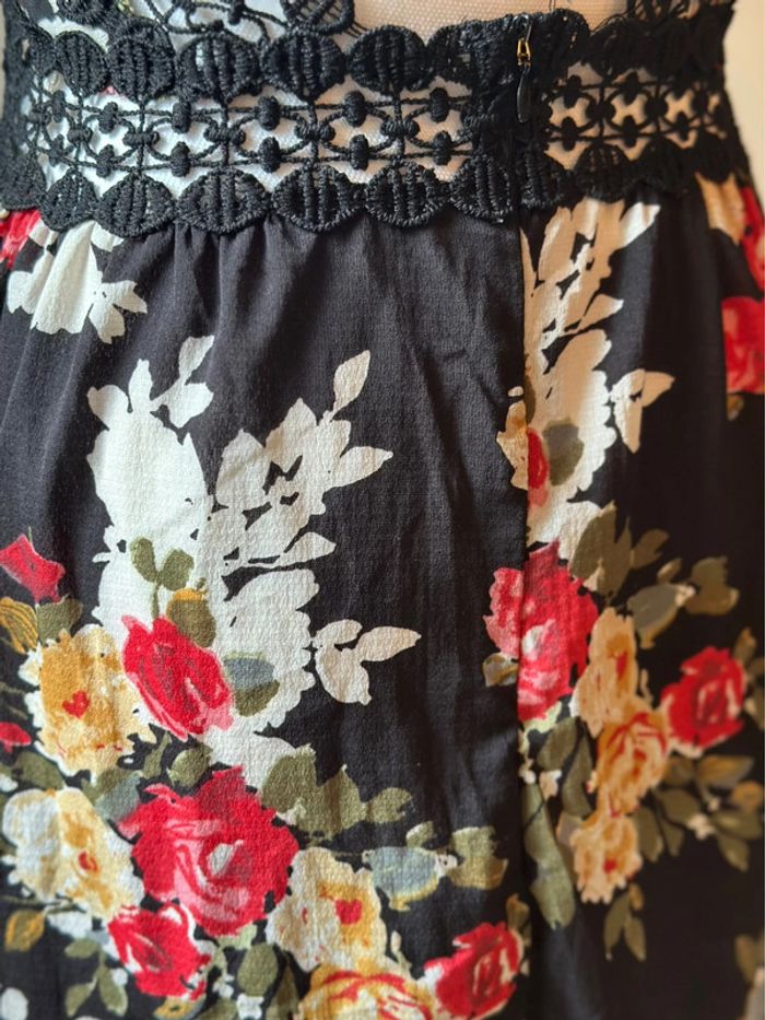 Robe longue fleurie dos nu détails dentelle - Taille S - photo numéro 6