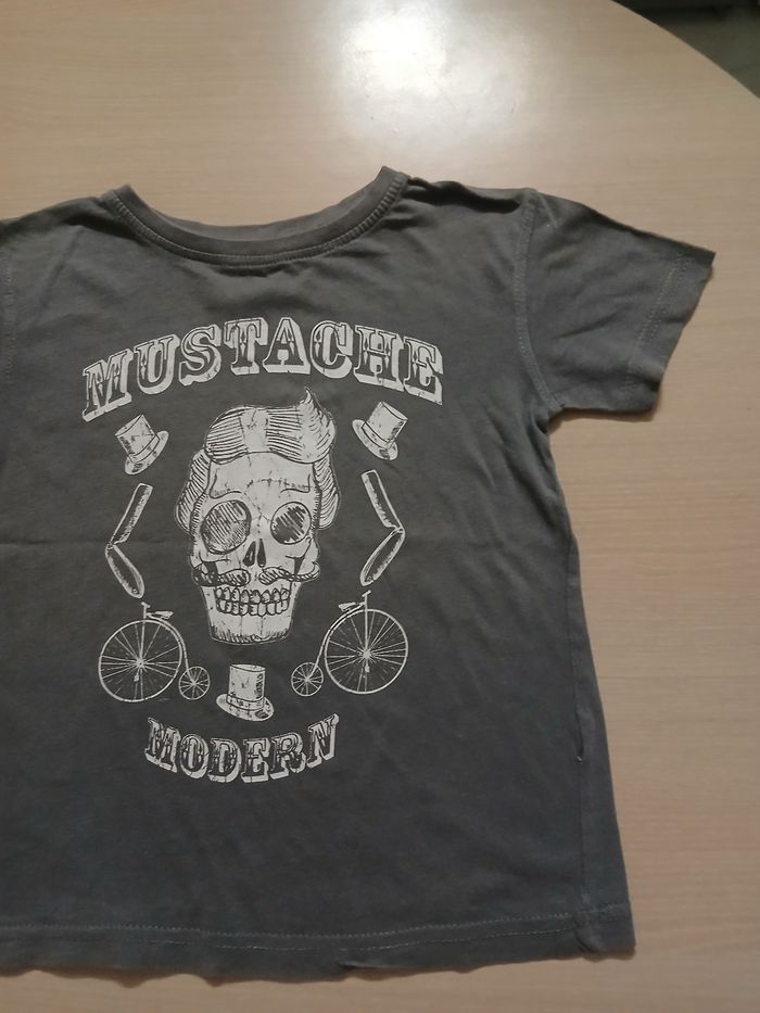 Tee shirt courte manche garcon en coton taille 6 ans  marque in extenso  couleur gris,blanc tres bonne etat - photo numéro 7