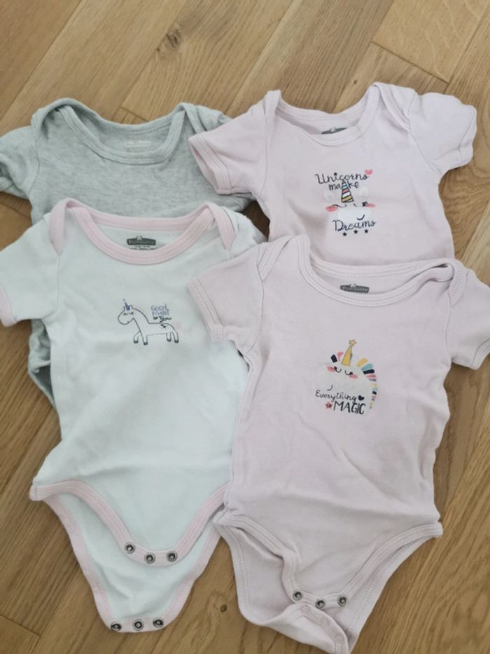 Lot de 4 bodies pommette 12 mois