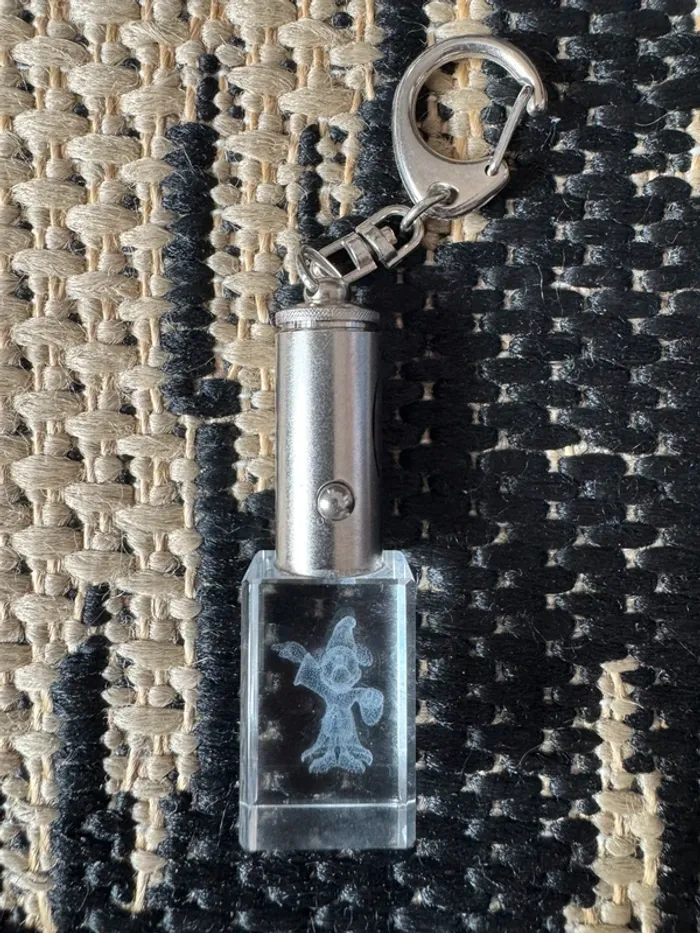 Porte-clés 3D lumineux Mickey