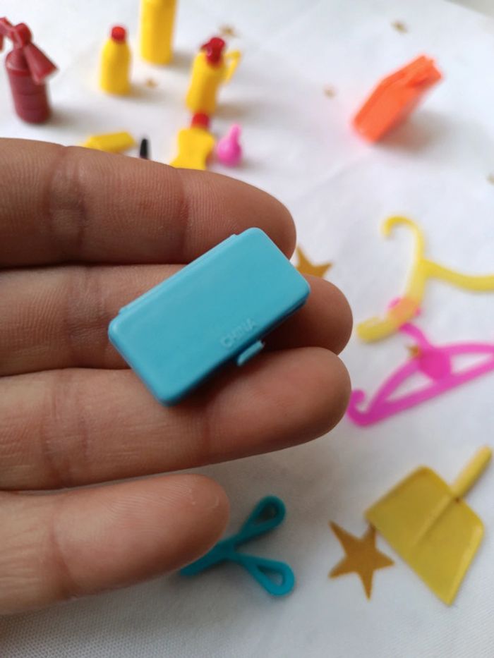 Accessoires accessories coiffeuse coiffeur make-up maquillage barbie mannequin palette vernis beauté - photo numéro 14