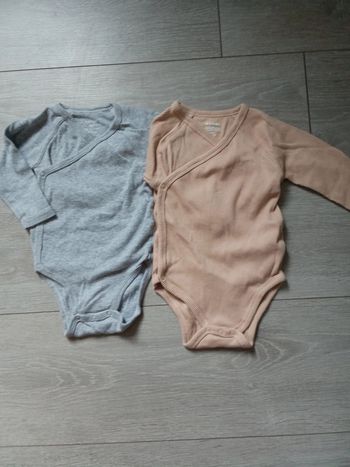 🌹2 bodies cache cœur 9 mois 69-72 cm kiabi 🌹