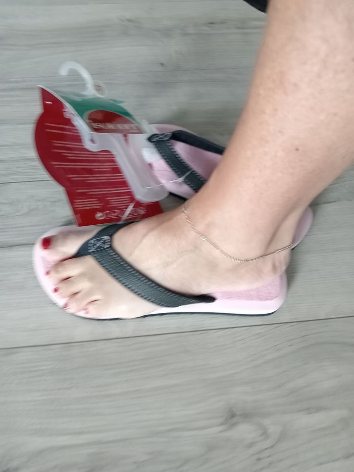 Tongs isotoner taille 37 - photo numéro 8