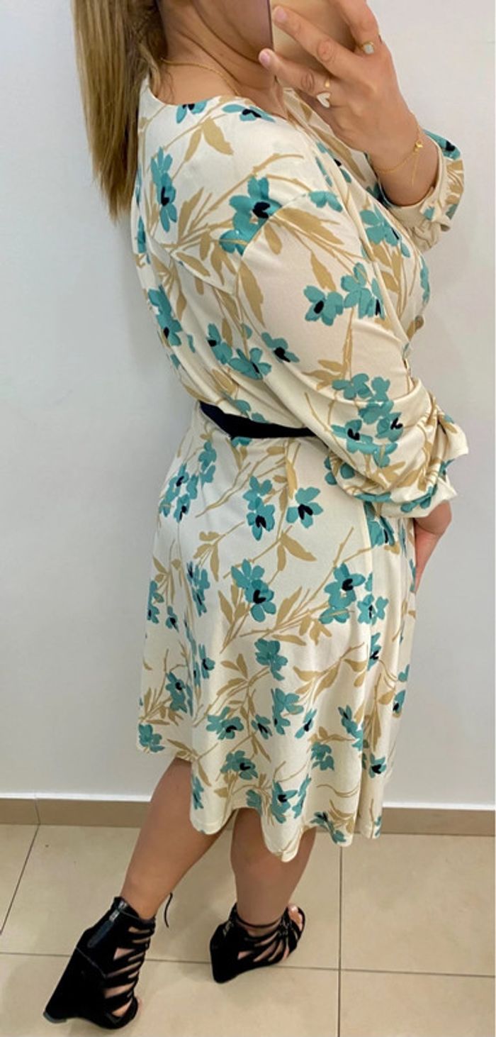 Jolie Robe Croisée Devant Imprimée Fleurs Taille L Et Plus - photo numéro 6