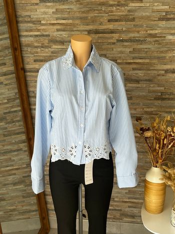 Chemise bleue brodées