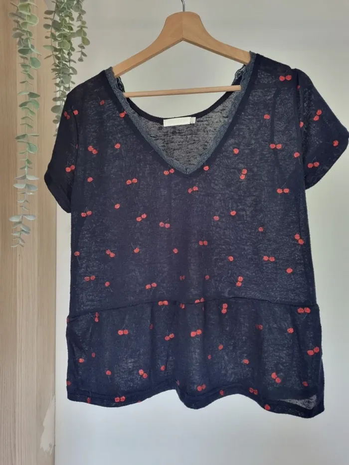 Blouse / Tee-shirt manche courte cerises - photo numéro 2