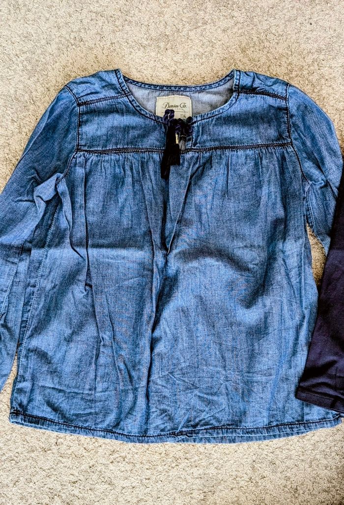Lot de 7 pulls et blouses fille - photo numéro 2