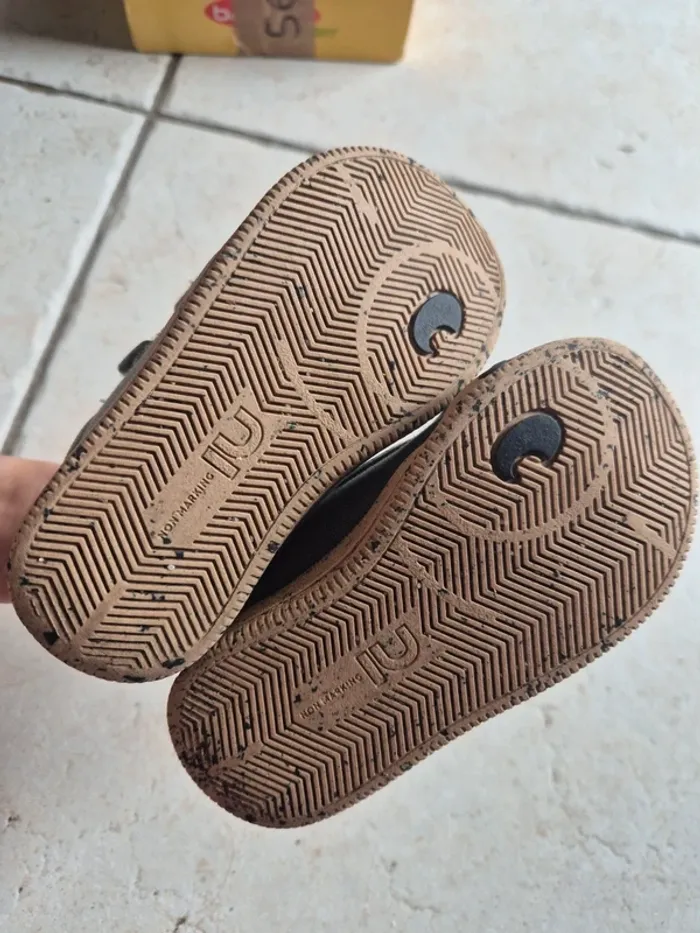 Magnifiques chaussures bleues 23 Decathlon - photo numéro 7