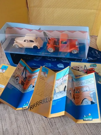 En voiture Tintin le crabe aux pinces d'or Hergé moulinsart 2003