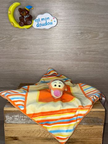 DY19 doudou tigrou Disney 🐯