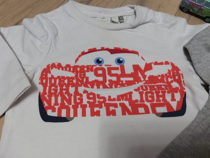 Lot de deux tee-shirts manches longues disney cars 12 mois - photo numéro 3