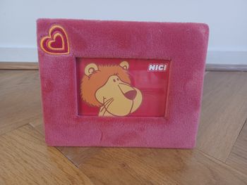 Cadre rose à poser en tissu peluche