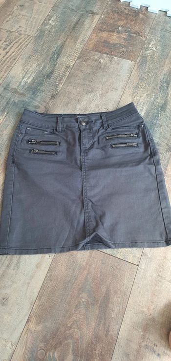 Jupe cache cache taille 36 en très bon état