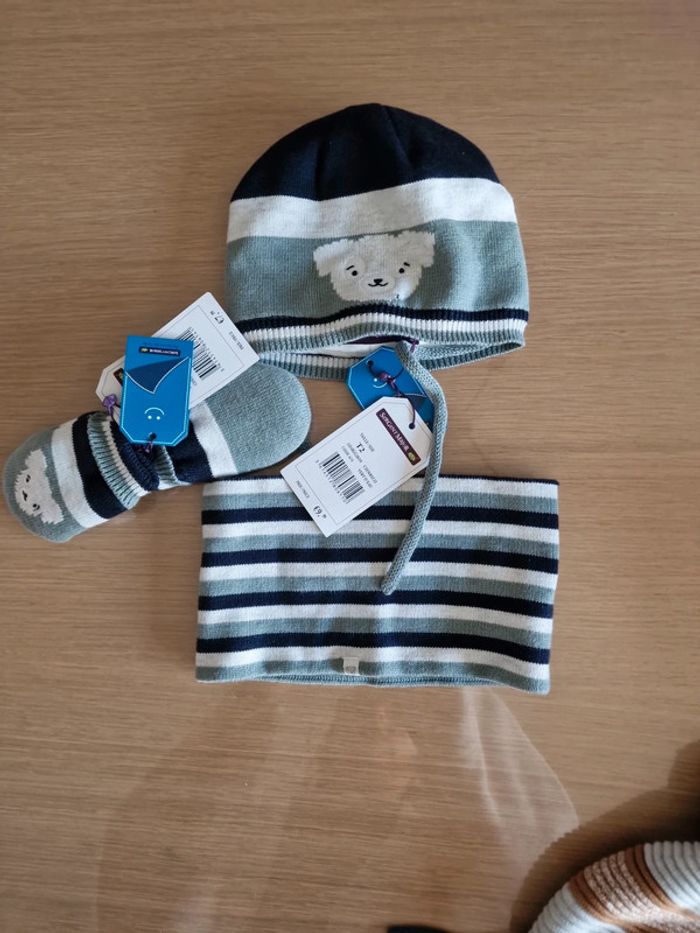 Lot ensemble sergent major bonnet snood gant