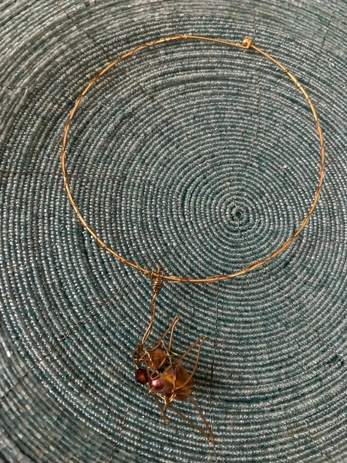 Collier bijoux ancien  Collier doré avec pendentif original - photo numéro 3