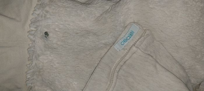 Veste/ Gilet zippé à capuche fourré by Obaibi très bon état 2 ans - photo numéro 3