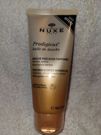 Huile douche précieuse et parfumé