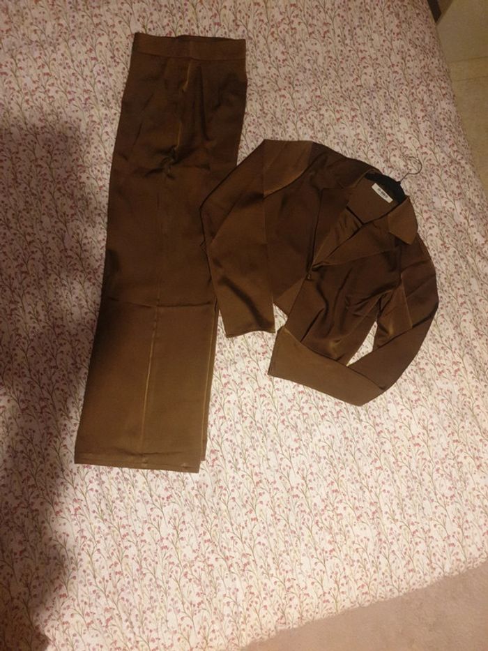 Ensemble blazer court et pantalon satiné - photo numéro 3