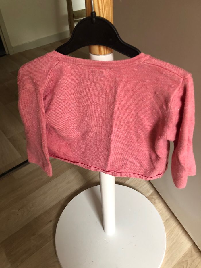 Gilets 6 mois - photo numéro 2