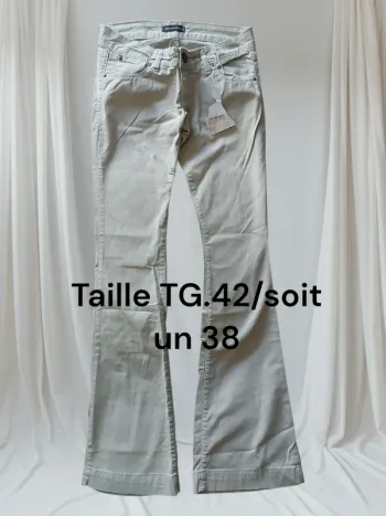 Jean évasé neuf taille TG.42