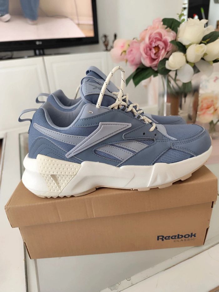 Superbe paire de basket com9 Reebok taille 38.5 aztrek double mix pops