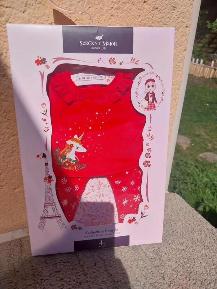 Tenue de poupée sergent major neuve
