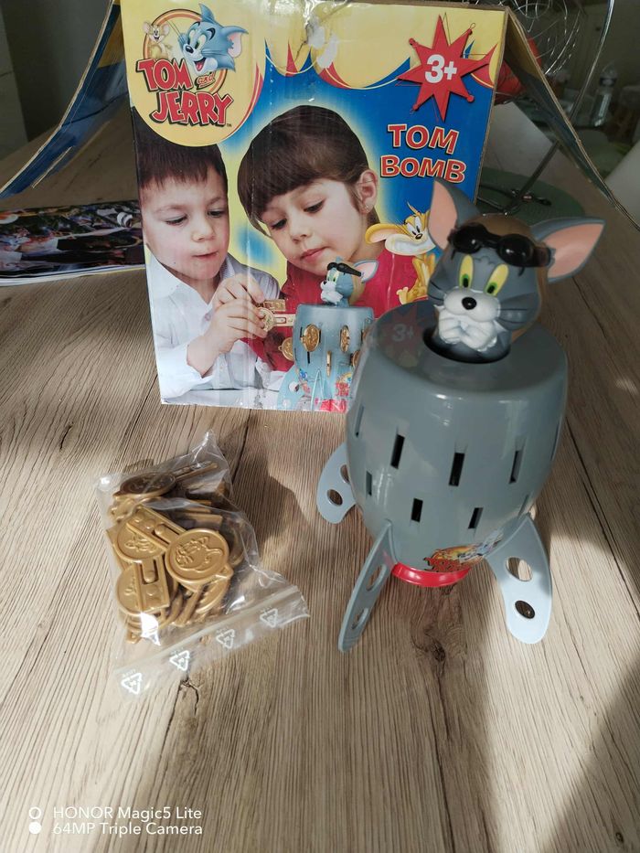 Jeu de société : Tom & Jerry - Tom bomb- Édition 2016